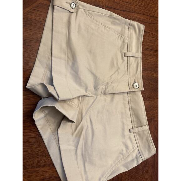 Express Shorts Women's Khaki Low Rise Size 8 - Picture 1 of 3